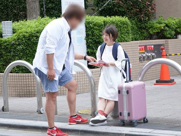 【素人×ナンパ】１３４cmの低身長合法ロリ娘をゲット！家出中みたいで家泊める代わりにセックス♡